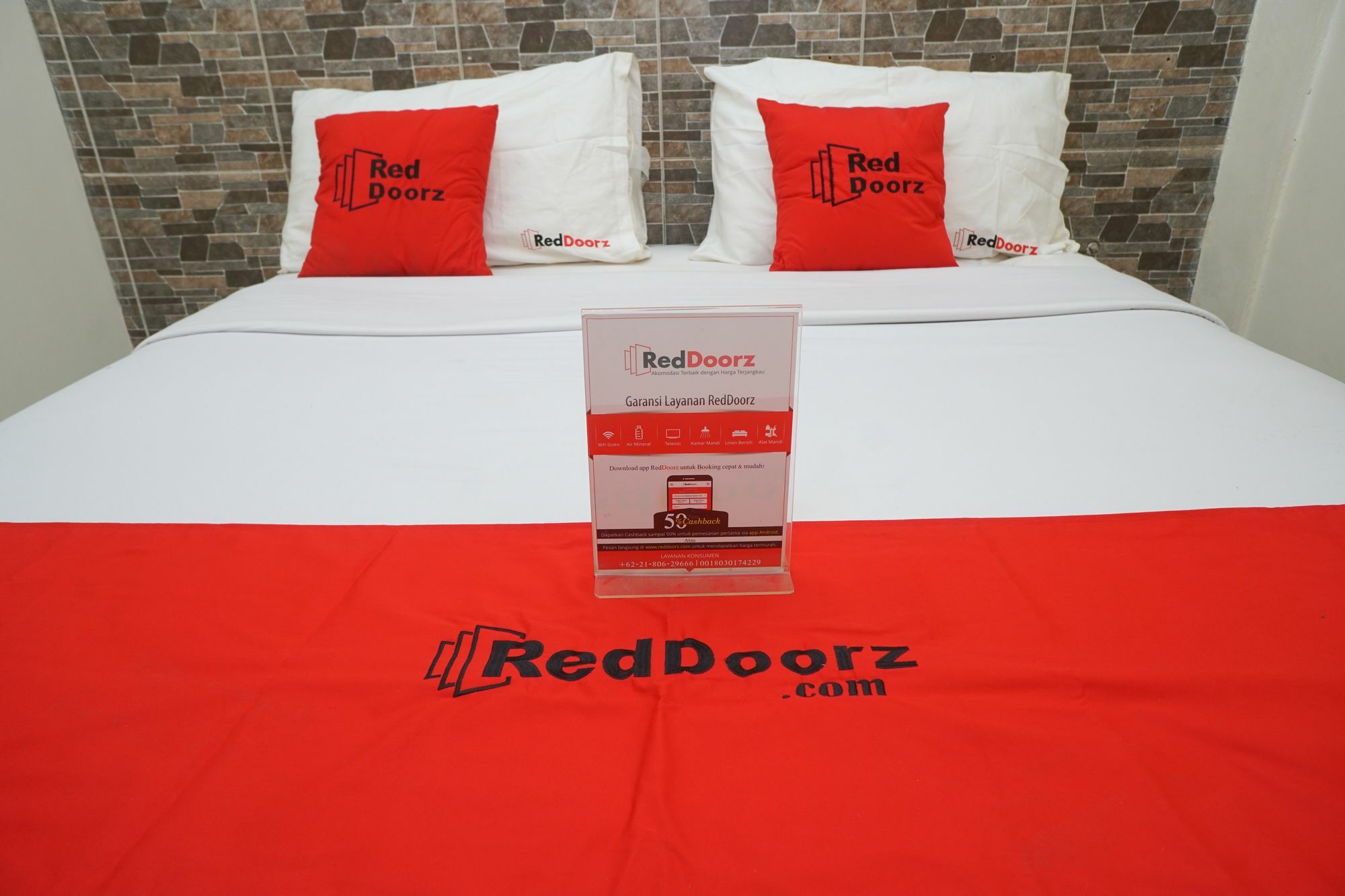 Reddoorz Plus @ Ciumbuleuit Area Бандунг Экстерьер фото